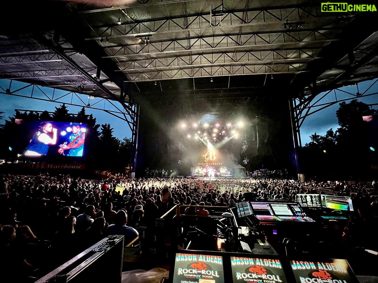 Gabby Barrett Instagram - Opening weekend for @jasonaldean tour 🤩 come out to a show near you !!!!