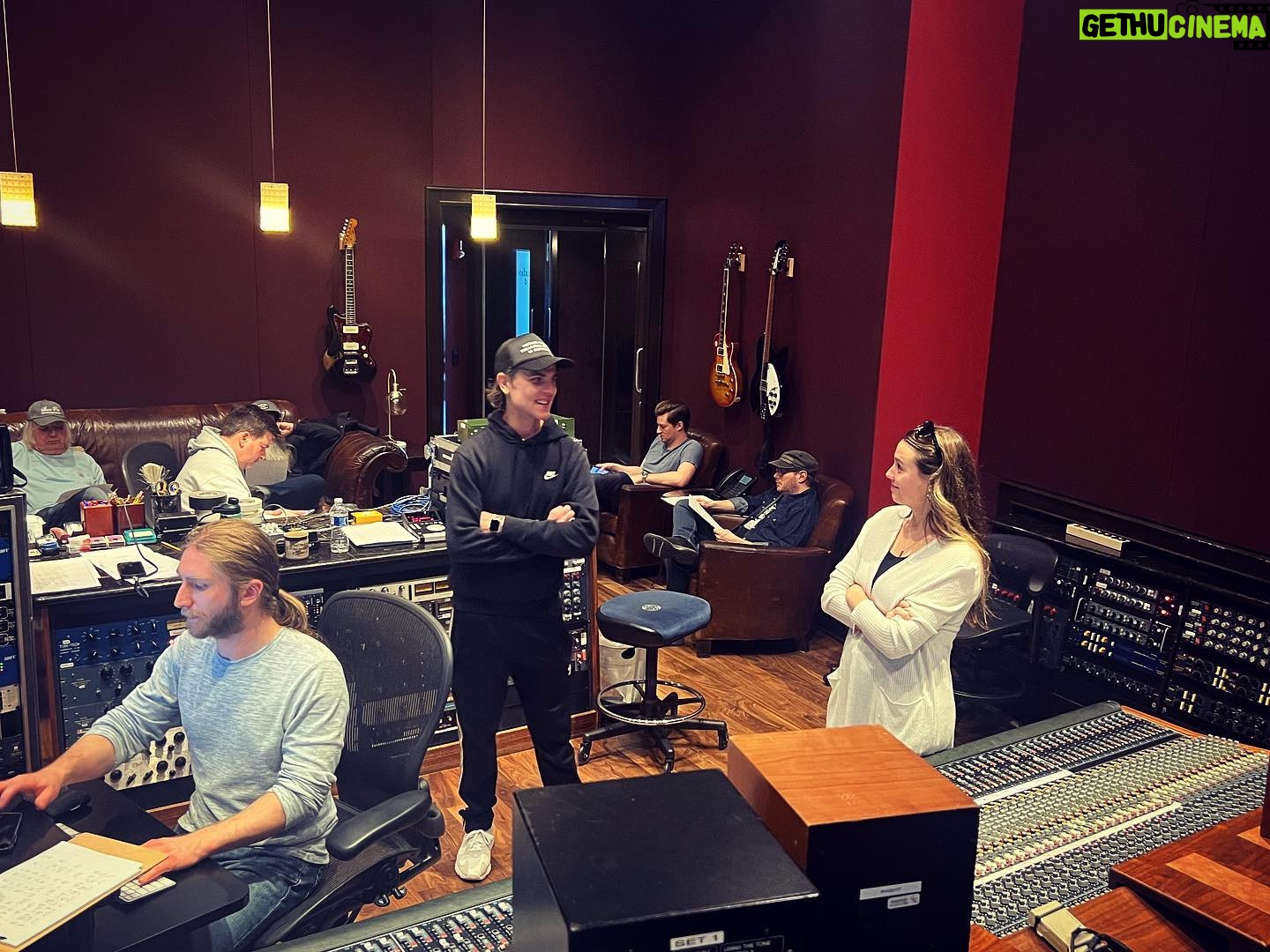 Gabby Barrett Instagram - Announcing something very soon…🤠🤠🤠
