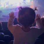 Gabby Barrett Instagram - Baylah had so much fun at the @bluesclueslive show 💙 thank y’all for the tickets & having us meet Blue! 🐾