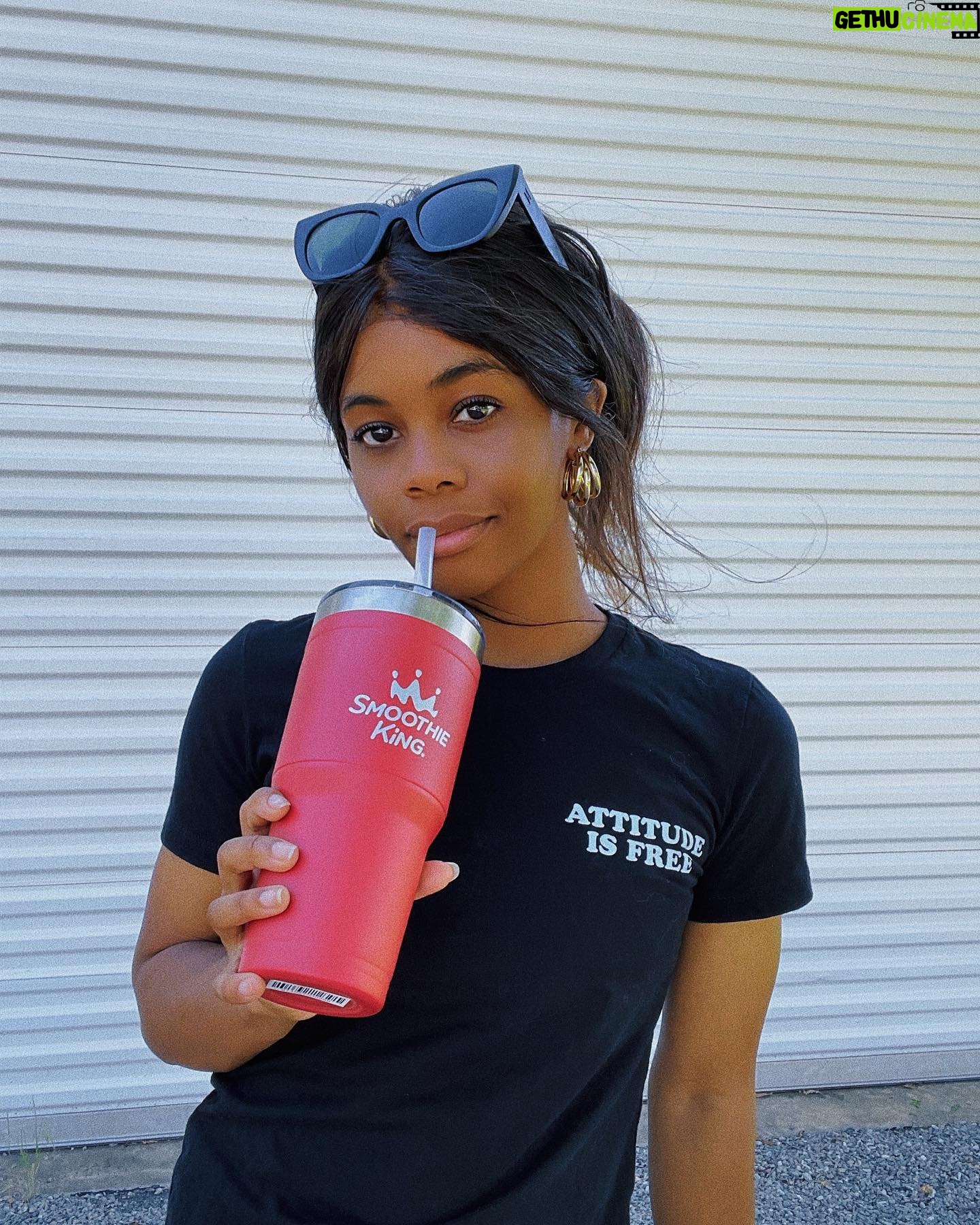 Gabby Douglas Instagram - Free smoothies are great but free smoothies from @smoothieking are even better š¤Happy National Smoothie Day! Check their website for more info! #RuleTheDay #ad