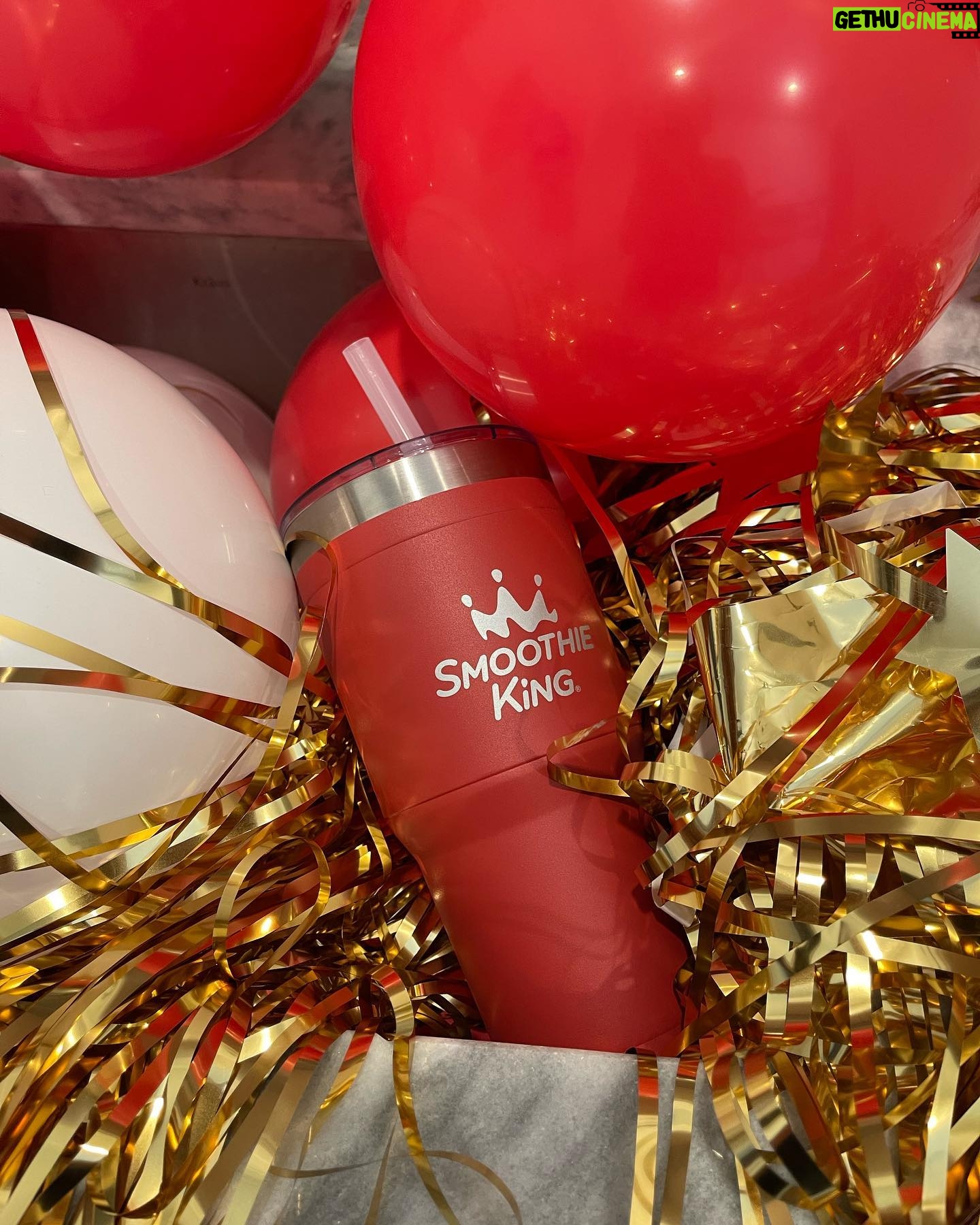Gabby Douglas Instagram - Free smoothies are great but free smoothies from @smoothieking are even better š¤Happy National Smoothie Day! Check their website for more info! #RuleTheDay #ad