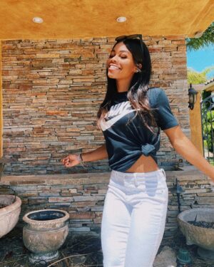 Gabby Douglas Instagram - giving your feed that smile that it needed 🥰