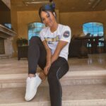 Gabby Douglas Instagram - hello there🦋💕💙