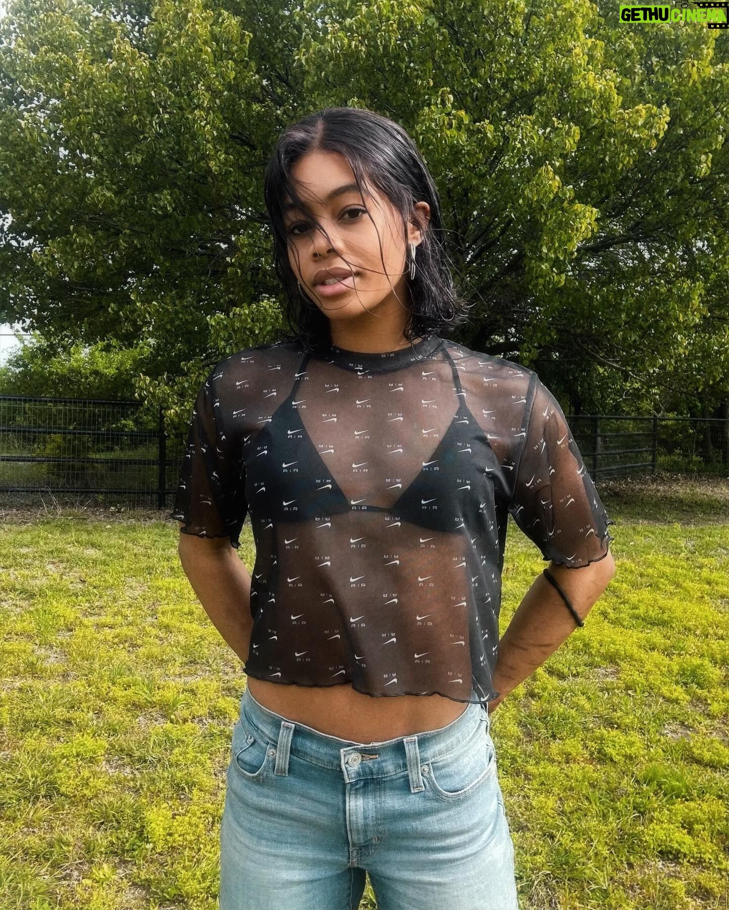 Gabby Douglas Instagram - “we have coachella at home”