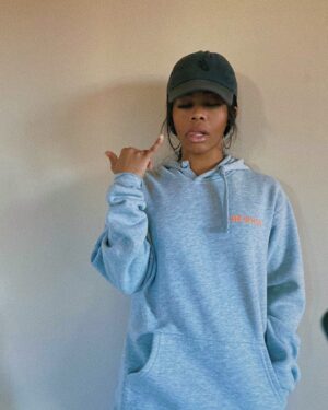Gabby Douglas Instagram - 🤙 your non authentic cali member