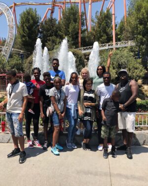 Gabby Douglas Instagram - six flags with the crew. HUGE thanks you to @sixflagsmagicmountain for hooking us up! #thrillcapitaloftheworld #sixflagsmagicmountain