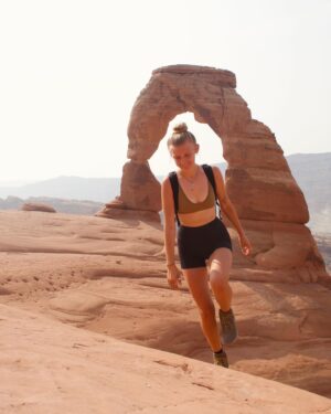 Gabby Petito Instagram - On a calm Monday morning, @bizarre_design_ and I decided to take the highly trafficked hike to the Delicate Arch. 
Not sure if it’s because it was 7ᴀᴍ on a Monday, but there actually were not as many people on the trail as I expected. After waiting on a short line for someone to generously take our photo, @bizarre_design_ and I made our way to the other side of arch (sᴇᴇ ɴᴇxᴛ ᴘᴏsᴛ) 
We also camped for one night in Devils Garden with the cover off of our tent to fall asleep watching the stars, trying to catch a glimpse of the Perseid meteor shower 
🌌
𝐹𝑢𝑛 𝐹𝑎𝑐𝑡 → I did not edit any of these photos (except maybe to brighten the exposure slightly) but only one person in the background of the last slide! 
Also, during our hike I stepped off the trail up onto bare rock, just to take a photo of the view out of everyone’s way of the path, and a very nice man who I believe worked for @rei stopped everyone in their tracks and commented about my shoes asking me how I liked them, I felt like I was giving a small presentation to everyone crowding around waiting to continue on the path, all looking up at me while I’m standing on this rock describing how awesome these shoes have been!  especially hiking with them on the #appalachiantrail while @bizarre_design_ hikes barefoot! 
⌓ ͙⁺˚*･༓☾ side note ˚ this is not sponsored or an ad, although I wish it was (@rei )... But basically ALL of our hiking and camping gear, and also our van life essentials are all from @rei #reicoop 
#archesnationalpark #nps