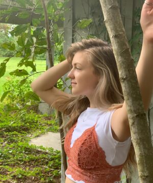 Gabby Petito Instagram - It was absolutely way too hot for this outfit but I thought I looked cool so 🦞

fun fact: I went on an adventure through this abandoned golf course and found some cool also creepy spots with pretty vines and trees