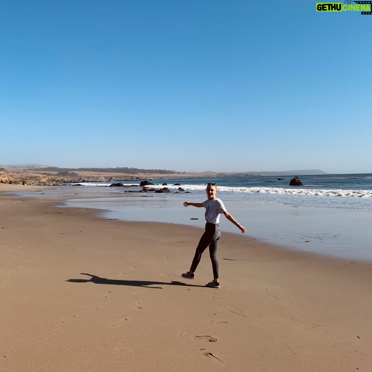 Gabby Petito Instagram - Driving across the county all the way to California & Oregon was an absolute dream, wish I was back running down the beach looking at the Pacific Ocean 🌊 . #californiaadventure #travel