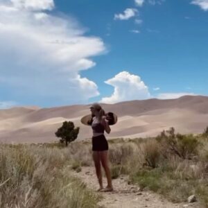 Gabby Petito Instagram - Bikini bottom isn’t the only place there’s sandy cheeks 🌵☀️
ت
➪ swipe to see me fall on my butt 
#vanlifetravel