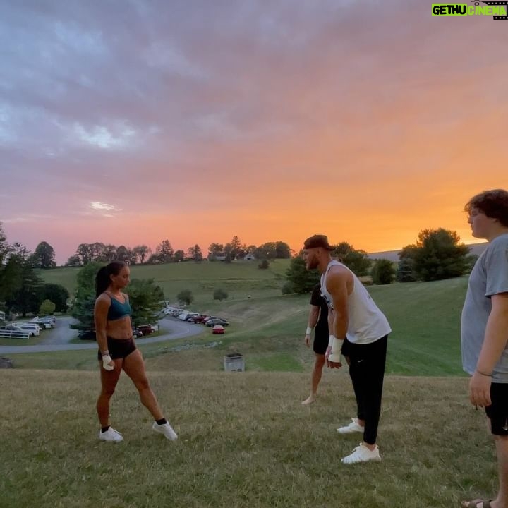 Gabi Butler Instagram - Pretty sunsets and being at my favorite place with my favorite people… can’t get any better than that 🌅😌 (swipe for a surprise) 😂