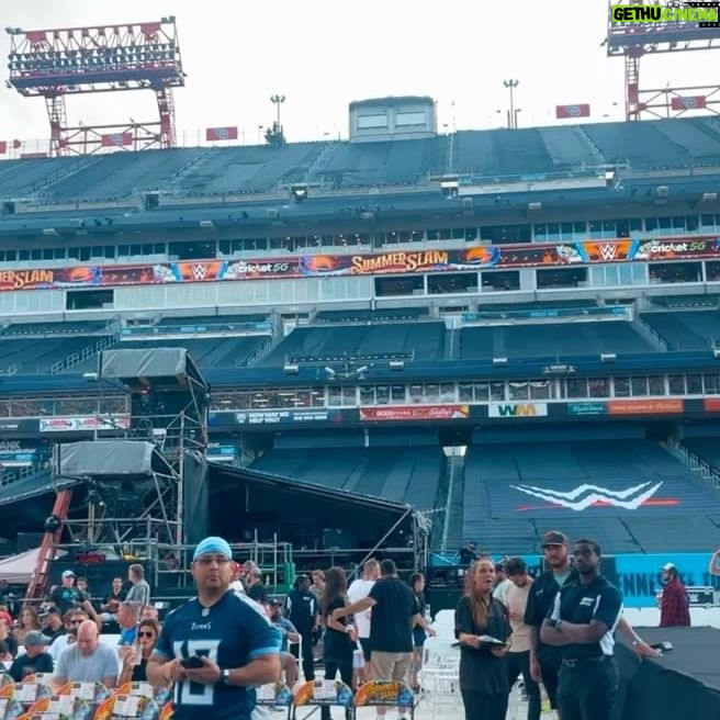 Gabi Butler Instagram - It’s goin down here in Nashville at SUMMER SLAM💥👊🏽🔥💪🏽 @wwe thank you so much for the amazing night. It was so cool seeing it in person for the first time. Truly something I will never forget… met some amazing people and made some new friends 🤍💕