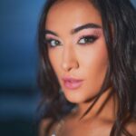 Gabi Melim Instagram - o gosto que você deixou fez minha alma florecer, de um jeito doce, quem dera eu fosse alguém que você também não consegue esquecer.