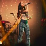 Gabi Melim Instagram - que noite rio. avemariameupaiamado que domingo bom com vocês. já são 8 anos e eu nunca me acostumo com a plateia cheia cantando nossas composições. que benção. vocês são um presente! brigaduuuu