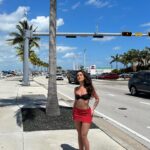 Gabi Melim Instagram - o álbum tá no processo de mixagem e eu tô curtindo os últimos dias de folga aqui nos 🇺🇸!!! louca pra voltar aos palcos e ansiosa pra compartilhar meu disco com vocês 🤍