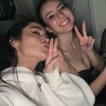 Gabi Melim Instagram - o álbum tá no processo de mixagem e eu tô curtindo os últimos dias de folga aqui nos 🇺🇸!!! louca pra voltar aos palcos e ansiosa pra compartilhar meu disco com vocês 🤍