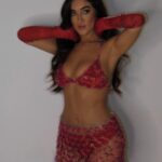 Gabi Melim Instagram - hoje é dia de carnavalizar na sapucaí 🎉 @nossocamarote