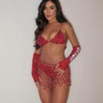 Gabi Melim Instagram - hoje é dia de carnavalizar na sapucaí 🎉 @nossocamarote