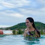 Gabi Melim Instagram – jogando meu corpo no mundo, andando por todos os cantos 🦋