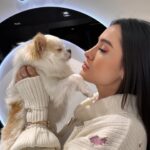Gabi Melim Instagram - eu e o dimdim estamos apaixonados pelo Bracelet Event da Pandora. fomos essa semana na loja do Barra Shopping e, adoramos saber que na compra de qualquer jóia, você ganha um bracelete lindo e exclusivo. e a campanha não para por aí, acima de R$ 1.199,00 ganhe um porta-jóias belíssimo e super funcional. corre logo viu, a promoção só é válida durante o mês de outubro. @theofficialpandora #publi #BraceletEventPandora