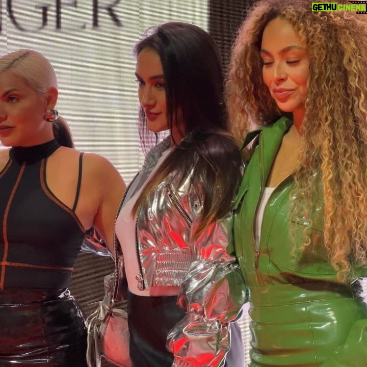 Gabi Melim Instagram - coisa linda @marinaruybarbosa 🧡 que desfile incrível da @shopginger admiro muito sua pluralidade como artista, parabéns mari!