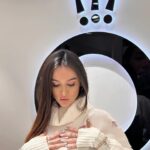 Gabi Melim Instagram - eu e o dimdim estamos apaixonados pelo Bracelet Event da Pandora. fomos essa semana na loja do Barra Shopping e, adoramos saber que na compra de qualquer jóia, você ganha um bracelete lindo e exclusivo. e a campanha não para por aí, acima de R$ 1.199,00 ganhe um porta-jóias belíssimo e super funcional. corre logo viu, a promoção só é válida durante o mês de outubro. @theofficialpandora #publi #BraceletEventPandora