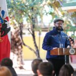 Gabriel Boric Instagram - Seguimos de gira por la Región de O’Higgins! Hoy partimos recorriendo las obras de mejoramiento de la Escuela Pailimo de Marchigüe junto a Luciana, presidenta del centro de estudiantes, el ministro de Educación @Nico_CataldoAstorga y el subsecretario de Energía, @Luis.Felipe.RamosB. Es siempre un orgullo ver cómo el fortalecimiento de la educación pública da resultados, y que cada peso invertido es una inversión para las niñas y niños, el presente y futuro de Chile.