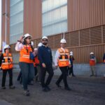 Gabriel Boric Instagram - Hoy en Los Vilos, junto al ministro Mario Marcel y las ministras @jlopezsaffie y Aurora Williams, participé en la puesta en marcha de la planta desalinizadora de minera Los Pelambres, con la que se podrá operar sin usar aguas continentales, lo que es una gran noticia para las comunidades cercanas y es una tecnología que también estamos impulsando desde el Gobierno. Además, anuncié medidas de alivio tributario para la Región de Coquimbo, que incluyen la postergación del pago de contribuciones y condonación de impuestos por atraso para predios rurales, la suspensión de subastas de éstos predios, y la prórroga del pago de patentes para la minería pequeña y artesanal. Seguimos trabajando!