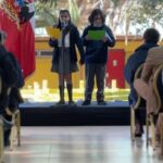 Gabriel Boric Instagram - Matilda y Tomás nos mostraron los resultados del programa “Mejor Escuela” en Marchigüe, una iniciativa que mejora la eficiencia energética y el aislamiento térmico de los colegios. Gracias por recibirnos con tanto cariño en su querida Escuela Pailimo!