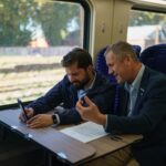 Gabriel Boric Instagram - Avanzamos con Trenes para Chile y hoy la celebración es doble, porque retomamos el tramo hasta Chillán y también volvemos con un servicio expreso y uno regular. Ambos disponibles para todos y todas desde mañana, jueves 18. Los trenes son un orgullo para nuestro país y así como lo dijo en la actividad Scarlet Núñez, estudiante de Chillán que se moviliza en este medio de transporte, también significan más comodidad y calidad de vida. Junto al Gobierno seguimos trabajando y recuperando trenes para Chile!