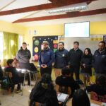 Gabriel Boric Instagram - Seguimos de gira por la Región de O’Higgins! Hoy partimos recorriendo las obras de mejoramiento de la Escuela Pailimo de Marchigüe junto a Luciana, presidenta del centro de estudiantes, el ministro de Educación @Nico_CataldoAstorga y el subsecretario de Energía, @Luis.Felipe.RamosB. Es siempre un orgullo ver cómo el fortalecimiento de la educación pública da resultados, y que cada peso invertido es una inversión para las niñas y niños, el presente y futuro de Chile.