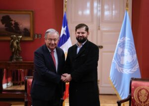 Gabriel Boric Instagram - Bienvenido a nuestro país @AntonioGuterres y a todos los Jefes Ejecutivos de las Naciones Unidas. Es un honor para Chile ser el primer país latinoamericano escogido como sede de la reunión de los más altos representantes de la @ONU_es. 

Su visita es reflejo de la fructífera colaboración y compromiso de Chile con el Sistema de Naciones Unidas y, al mismo tiempo, del gran aporte que este organismo ha realizado a nuestro país.