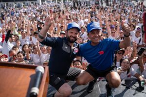 Gabriel Boric Instagram - Hablar de deporte es hablar de recreación, de uso del tiempo libre, de disciplina y de mejor salud. El deporte también es seguridad y comunidades más unidas. Por eso queremos que todas y todos puedan ocupar los espacios públicos y el deporte es un gran camino para lograr ese objetivo. 

Que este Día del Deporte nos sirva de motivación para el resto del año!

Gracias ministro Pizarro y a todo el gabinete que se sumó a la invitación de practicar deporte hoy ;)