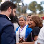 Gabriel Boric Instagram - En Quilpué inauguramos la muestra de viviendas industrializadas de @minvuchile para las personas afectadas por los incendios en la región de Valparaíso. Seguimos ocupados y presentes en la reconstrucción de viviendas, espacios públicos y atención necesaria para las familias afectadas.