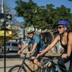 Gabriel Boric Instagram - Hablar de deporte es hablar de recreación, de uso del tiempo libre, de disciplina y de mejor salud. El deporte también es seguridad y comunidades más unidas. Por eso queremos que todas y todos puedan ocupar los espacios públicos y el deporte es un gran camino para lograr ese objetivo. Que este Día del Deporte nos sirva de motivación para el resto del año! Gracias ministro Pizarro y a todo el gabinete que se sumó a la invitación de practicar deporte hoy ;)