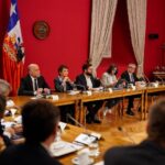 Gabriel Boric Instagram - Iniciamos este viernes con un nuevo Consejo de Gabinete junto a ministras y ministros de Gobierno. Esta semana hemos tenido muy buenas noticias económicas. Se logró reducir la inflación desde 14% a menos de 4%, sin caer en recesión. Además, la economía está creciendo desde mediados de 2023, es decir, llevamos nueve meses creciendo. Y esta expansión continuará durante 2024 donde el mercado del trabajo seguirá recuperándose. Las buenas noticias no pueden llevar a complacencia ni espejismos. Las buenas cifras se consolidan cuando llegan a las familias, para eso seguimos trabajando!