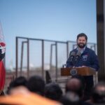 Gabriel Boric Instagram - Desde Calama, el corazón minero de Chile, celebramos hoy la entrega de 93.600 millones del Royalty Minero para 307 comunas del país para atender las urgencias y prioridades de las familias chilenas. El Royalty Minero es desarrollo, justicia social, descentralización y un Estado más presente. No hay duda de que cuando se fortalecen los gobiernos locales se fortalece nuestra democracia.