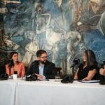 Gabriel Boric Instagram - En el marco de la Cumbre de Libertad de Prensa, tuve una entrevista con más de 500 radios de @SomosARCHI en La Moneda para conversar respecto a diversos temas como seguridad, crecimiento económico y justicia social. Muchas gracias @VerFrancom, Angélica Bulnes, @JuMastorga y Cristian Gálvez por este espacio y por conectar e informar diariamente a miles de chilenas y chilenos a lo largo de Chile!