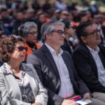 Gabriel Boric Instagram - Desde Calama, el corazón minero de Chile, celebramos hoy la entrega de 93.600 millones del Royalty Minero para 307 comunas del país para atender las urgencias y prioridades de las familias chilenas. El Royalty Minero es desarrollo, justicia social, descentralización y un Estado más presente. No hay duda de que cuando se fortalecen los gobiernos locales se fortalece nuestra democracia.