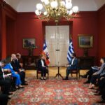 Gabriel Boric Instagram - Es la primera vez que un presidente de Grecia visita nuestro país, por lo que es un tremendo honor recibir a la presidenta Katerina Sakellaropoulou. Esta visita tiene una gran importancia para la revitalización de nuestra agenda bilateral, reafirma nuestro compromiso de colaboración multilateral y demuestra la importancia de Chile en el mundo. Reitero, a nombre de nuestro país, la bienvenida a la presidenta de Grecia. Que esta visita nos brinde la oportunidad de fortalecer nuestros vínculos y vislumbrar juntos un mejor horizonte para nuestros países.