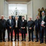Gabriel Boric Instagram - Hoy en La Moneda junto al ministro @aelizaldes recibimos al nuevo Comité Permanente de la Conferencia Episcopal de Chile, presidido por el Arzobispo de La Serena, René Rebolledo. Vayan nuestros mejores deseos a la nueva directiva.