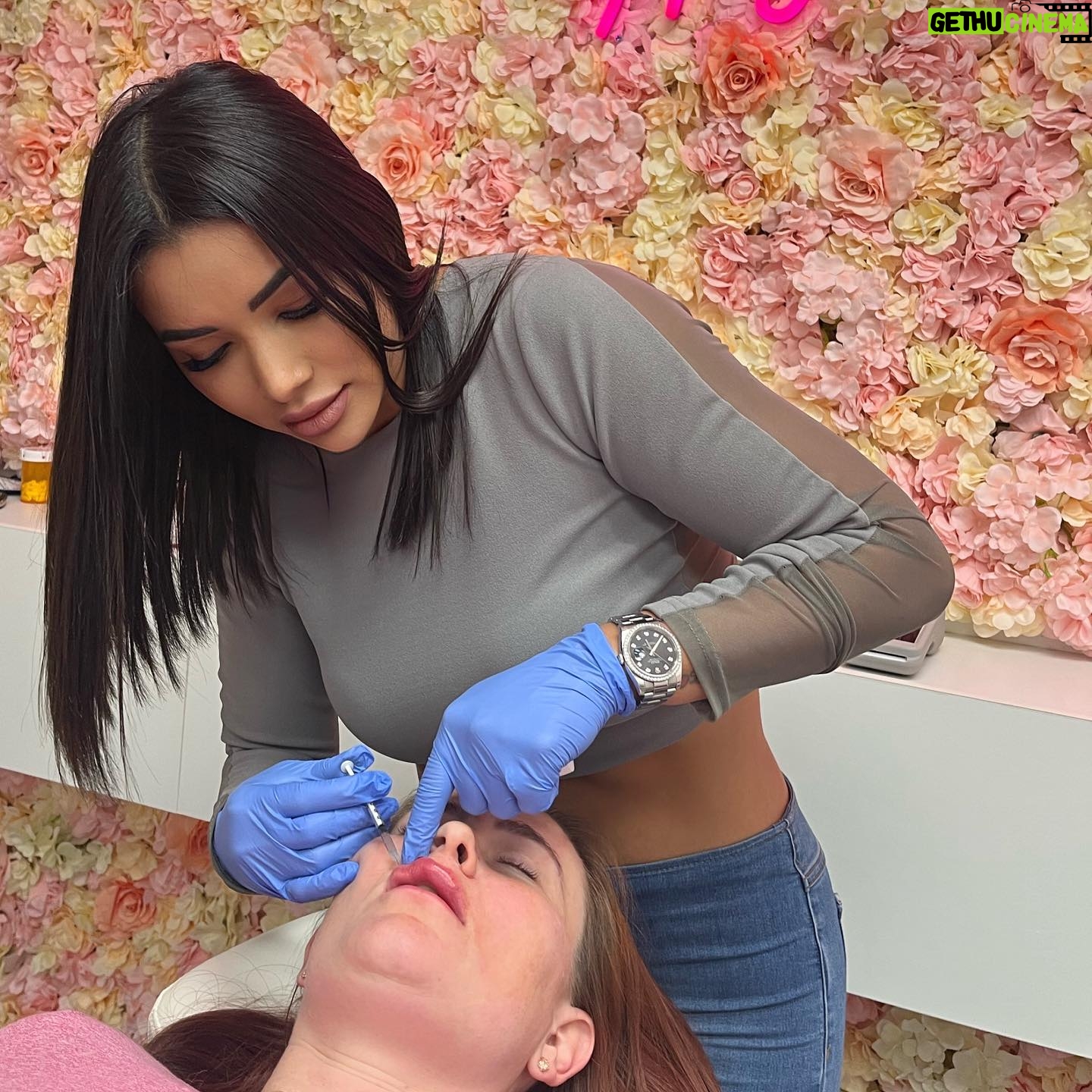 Gabriela Castrovinci - 3 Likes - 🥰