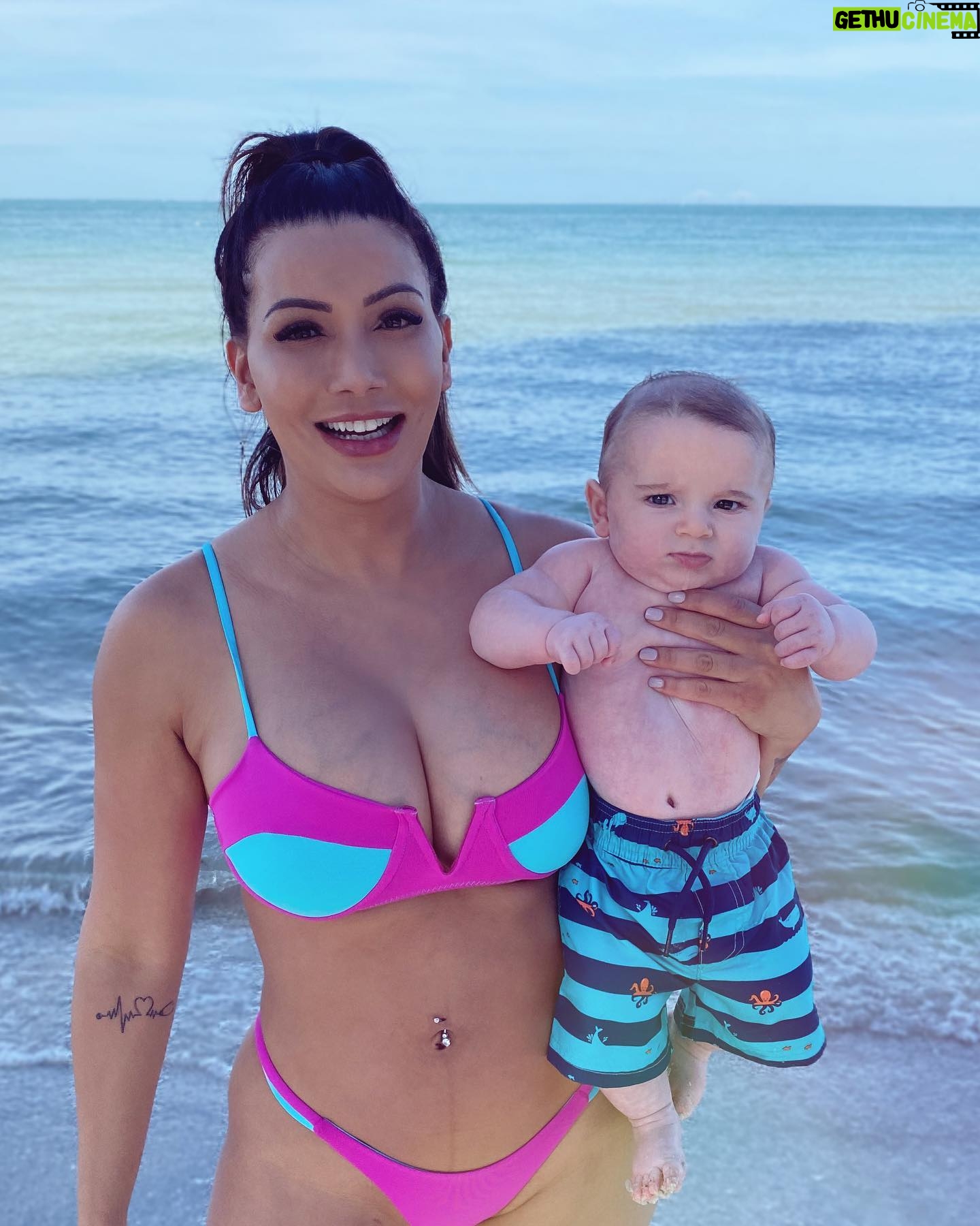 Gabriela Castrovinci - 3 Likes - Time flies 😩 #17monthsold