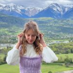 Gabriela Fadel Instagram - Quando sua amiga te chama pro casamento dela em um castelo nos Alpes franceses, você vai. Foi especial demais presencial viver esse momento com vocês!