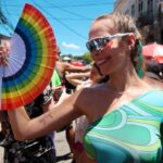 Gabriela Fadel Instagram - Esse leque não sobreviveu nem ao primeiro dia de carnaval