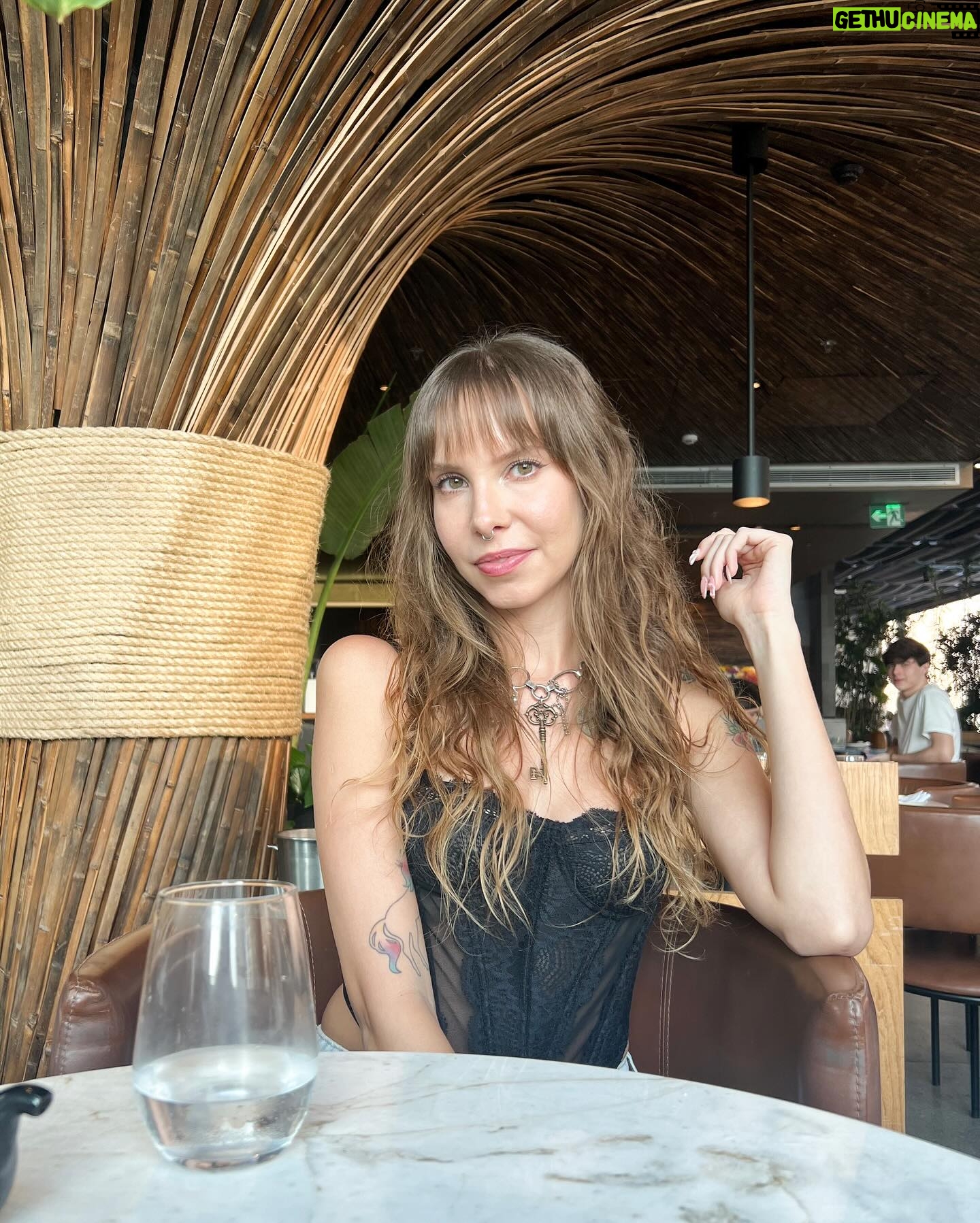 Gabriela Fadel Instagram - POV: seu date comigo *não tem comida porque eu já comi tudo e agora tô reclamando que comeria mais*