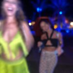 Gabriela Fadel Instagram - Esses últimos dias com @letspipa e as minhas meninas foram muito especiais. Eu adoro a simbologia de recomeços. Muda algo realmente do dia 31 de dezembro para o dia 1° de janeiro? Não. Mas o que a vida se não o significado que nos damos para as coisas? O nosso cérebro adora uma simbologia, um ritual, algo que ele possa dar um significado. Pode não mudar nada no exterior, mas no nosso interior somos nós que mandamos, a gente que dá o significado. Feliz 2024 pra gente!
