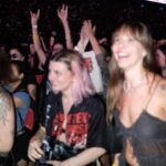 Gabriela Fadel Instagram - Eu cortei a franja de novo só pra isso 🖤 @iwannabe.tour @30ebr