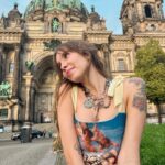 Gabriela Fadel Instagram - Uma obra de arte no museu