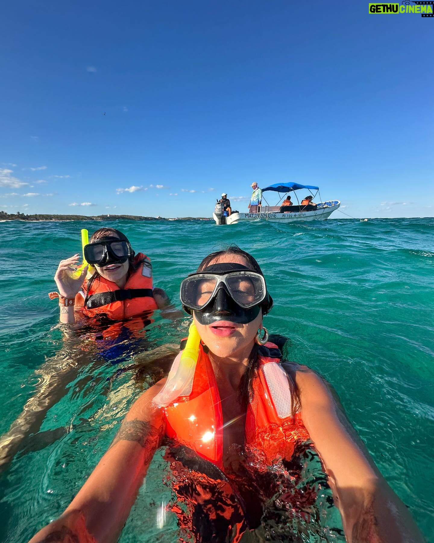 Gabriela Fadel Instagram - Nadei com arraiais gigantes e sobrevivi